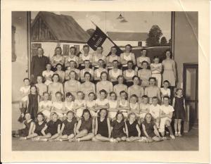 Blandet gymnastikhold fra Jersie Gymnastikforening ca. 1941